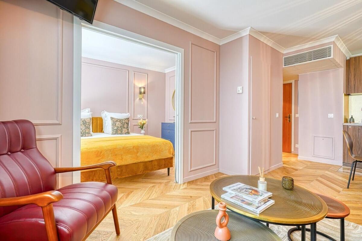 Melody Suite In Paris Курбевуа Экстерьер фото