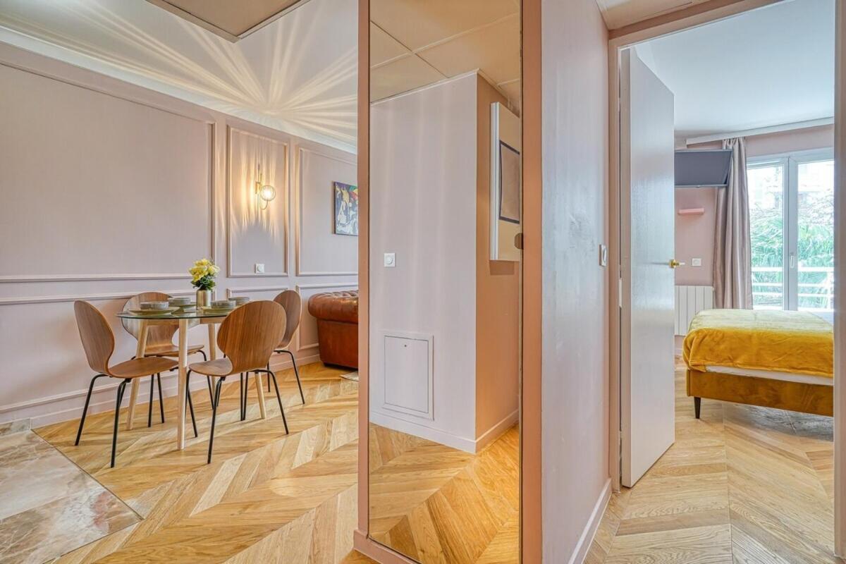 Melody Suite In Paris Курбевуа Экстерьер фото
